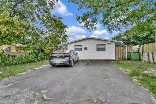 Fort Lauderdale, FL 33315,1808 SW 20th St #2
