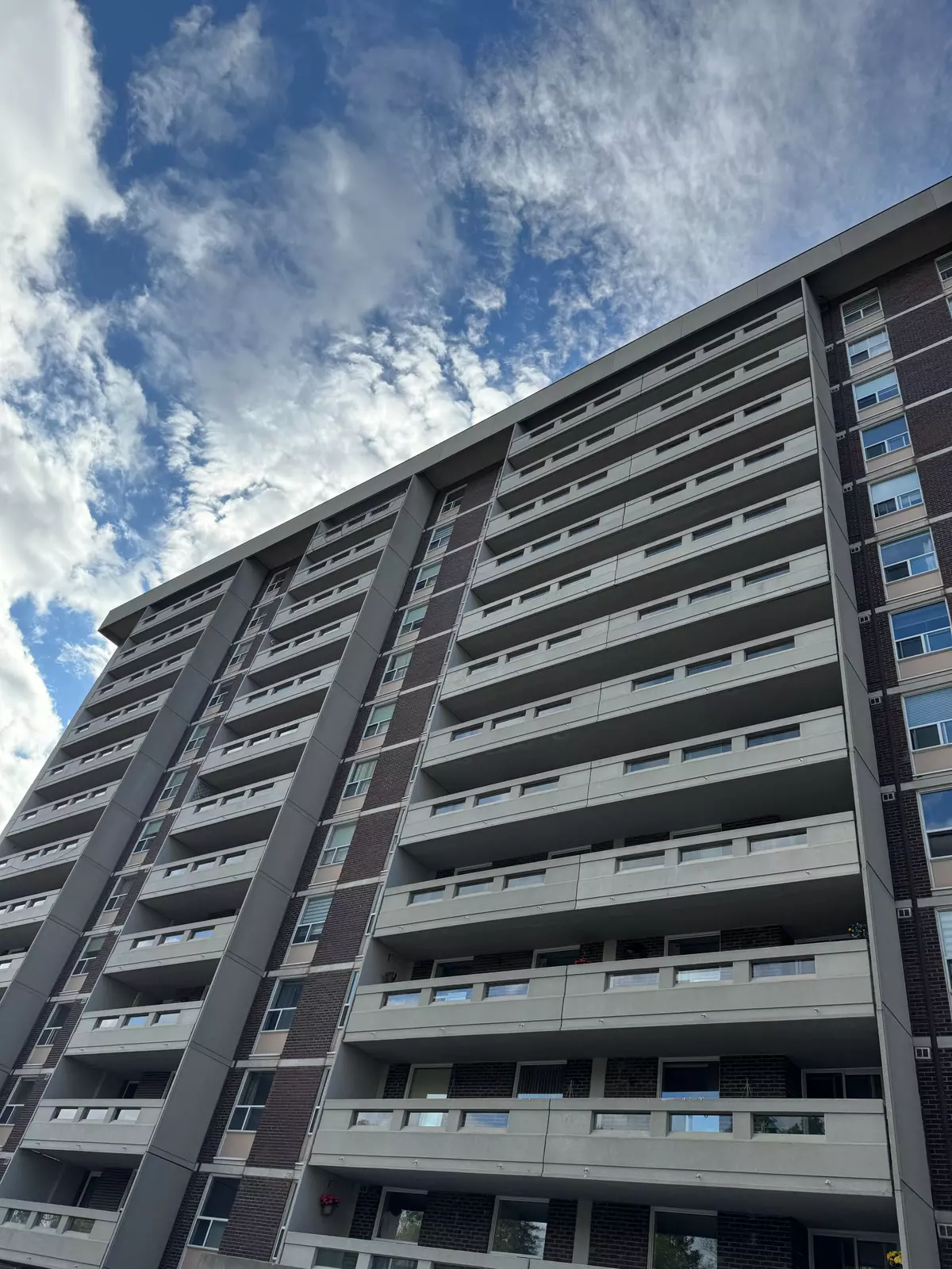Markham, ON L3T 4T7,60 INVERLOCHY BLVD #1210