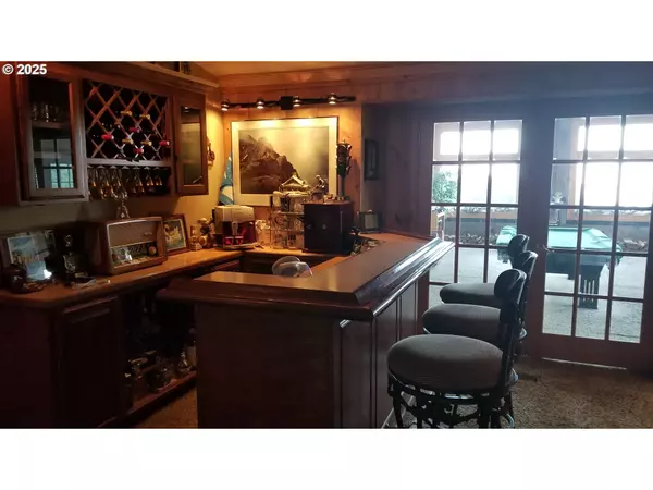 Kelso, WA 98626,156 PEPPERMILL RD