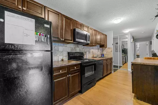 Calgary, AB T2S 0J1,112 23 AVE Southwest #102