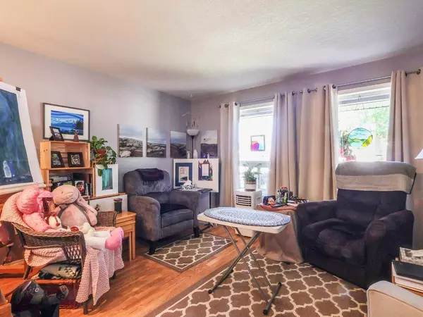 Stettler, AB T0C 2L0,4918A 52 ST