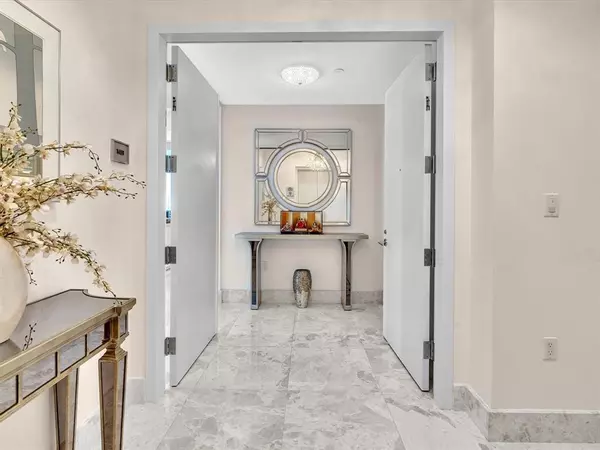 Aventura, FL 33160,4100 Island Blvd #1403