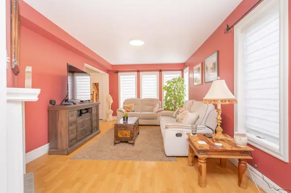 Brampton, ON L6X 4N2,51 Pebblestone CIR