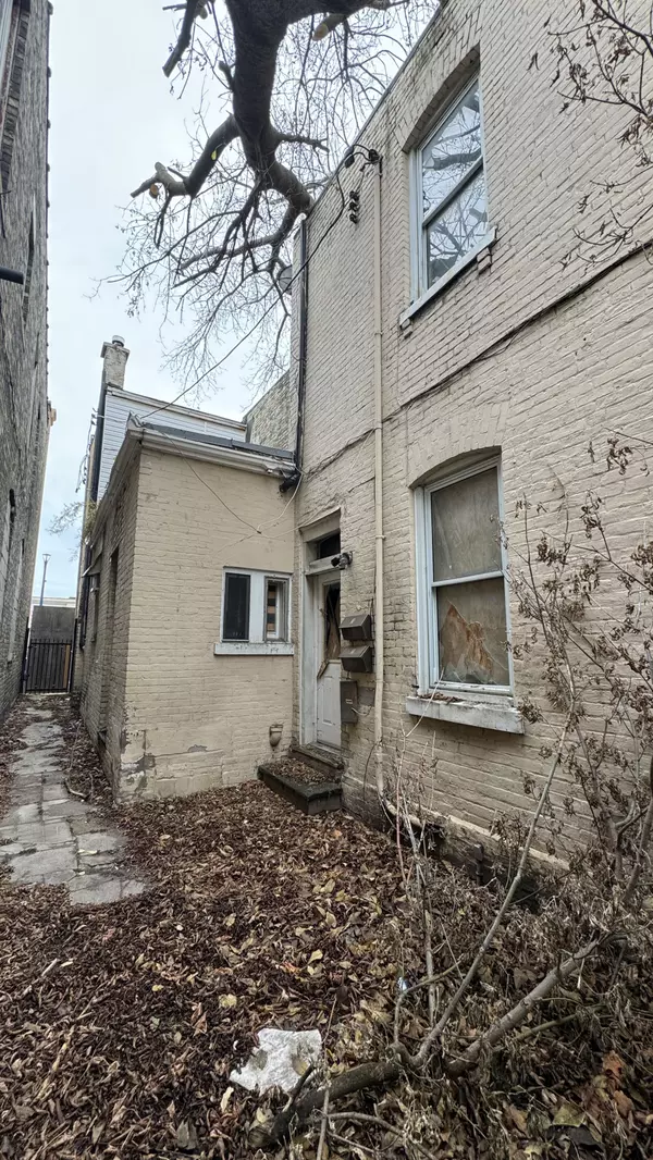 London East, ON N5W 2Z7,778-780 Dundas ST