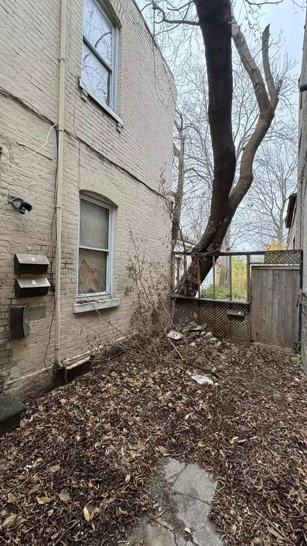 London East, ON N5W 2Z7,778-780 Dundas ST
