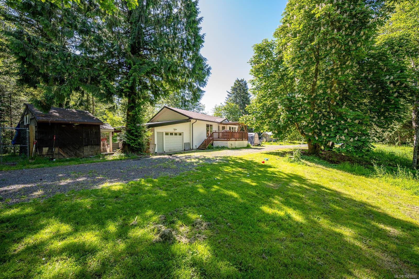 7608 Island Hwy N, Black Creek, BC V9J 1G3