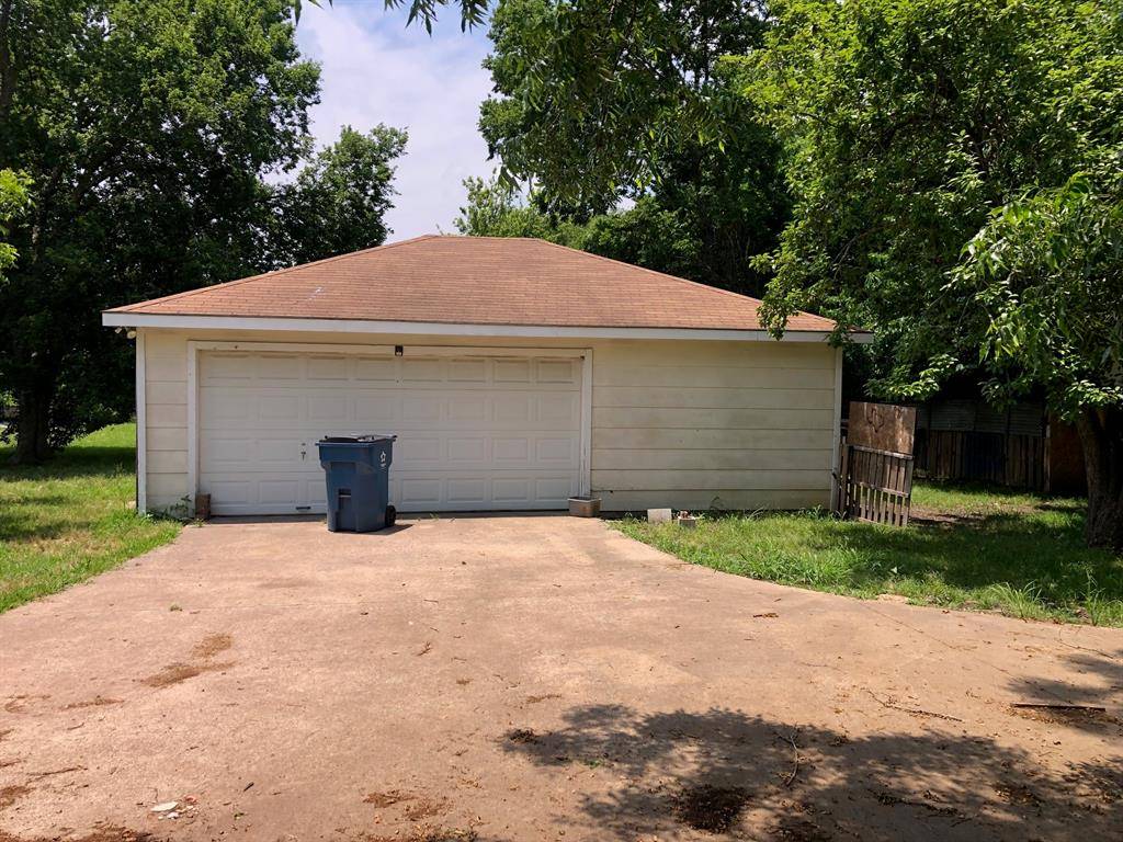 Ladonia, TX 75449,304 Bonham Street