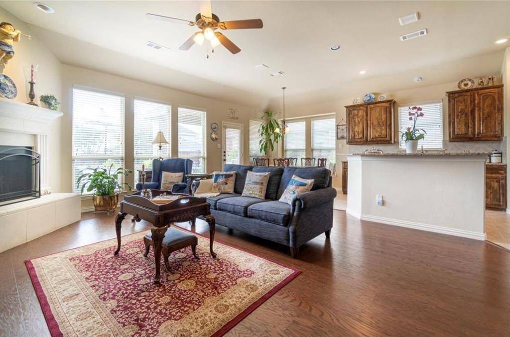Little Elm, TX 75068,908 Lake Grove Drive
