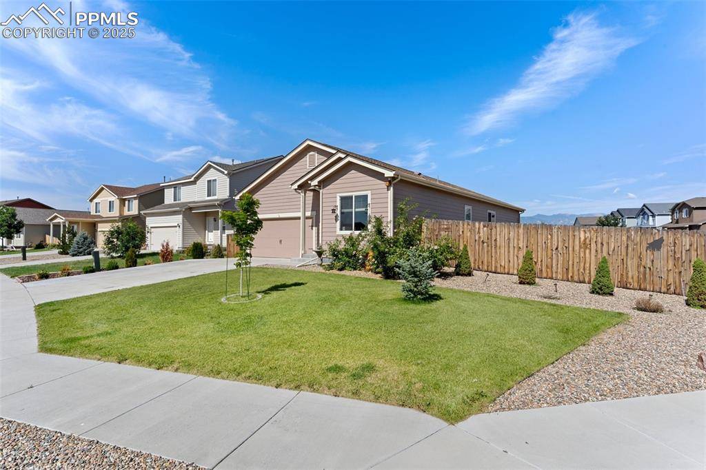 6616 Kearsarge DR, Colorado Springs, CO 80925