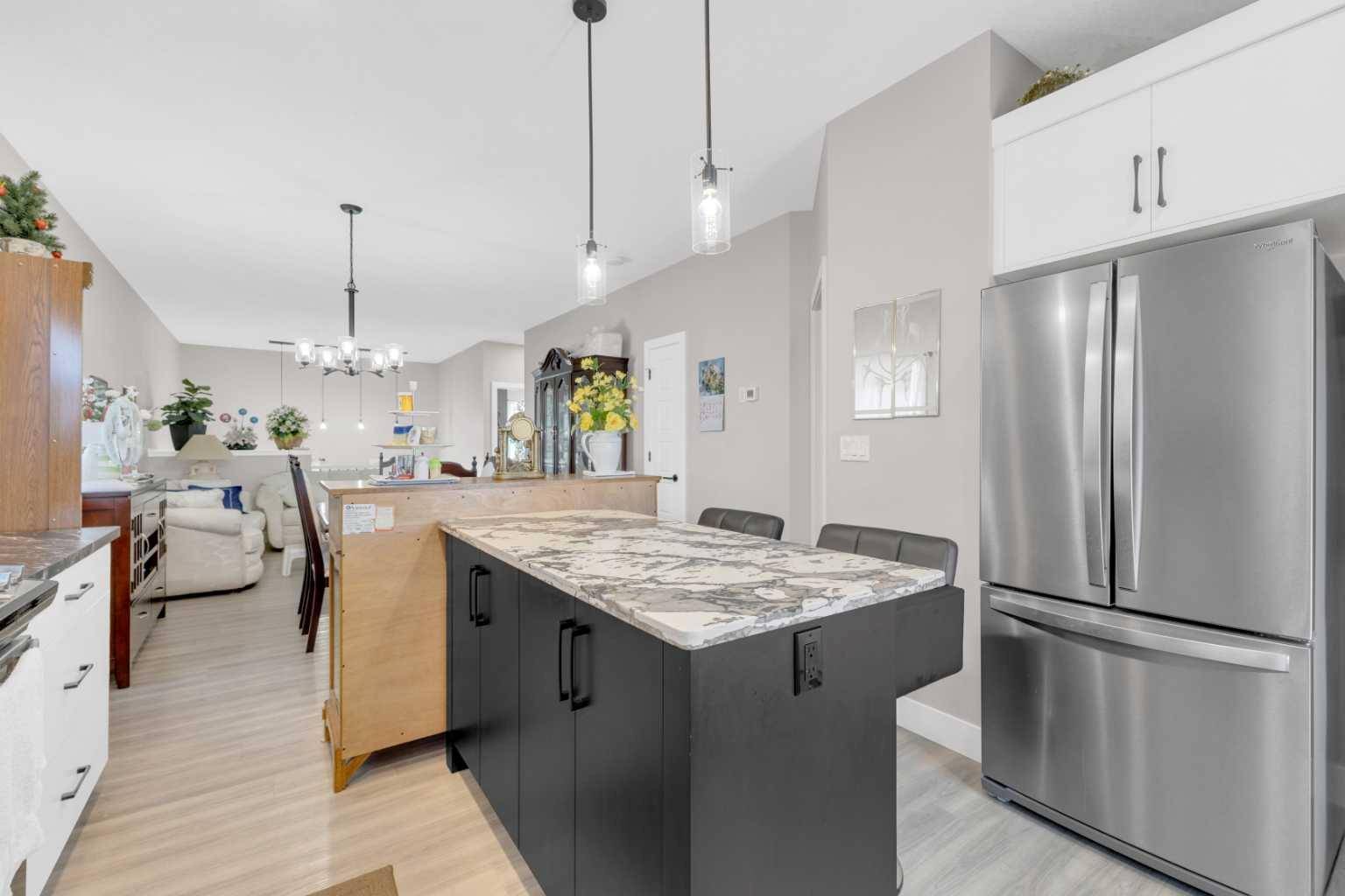 Sylvan Lake, AB T4S 0W5,11 Ian WAY