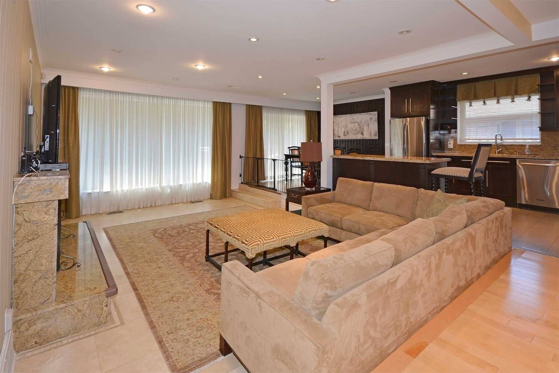 Toronto C13, ON M4A 1P5,23 Pitcairn CRES