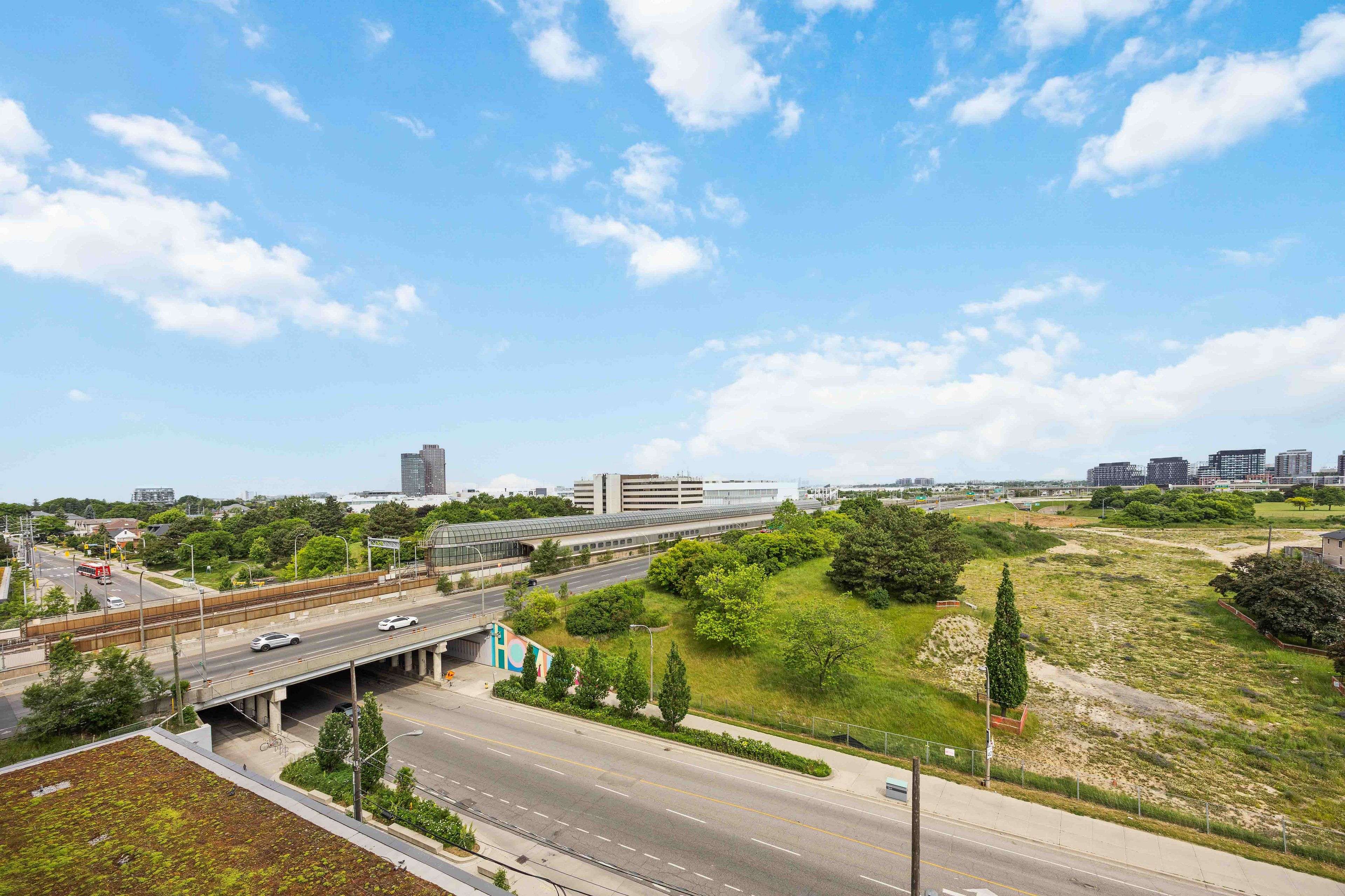 Toronto C04, ON M6A 0B3,120 Varna DR #811