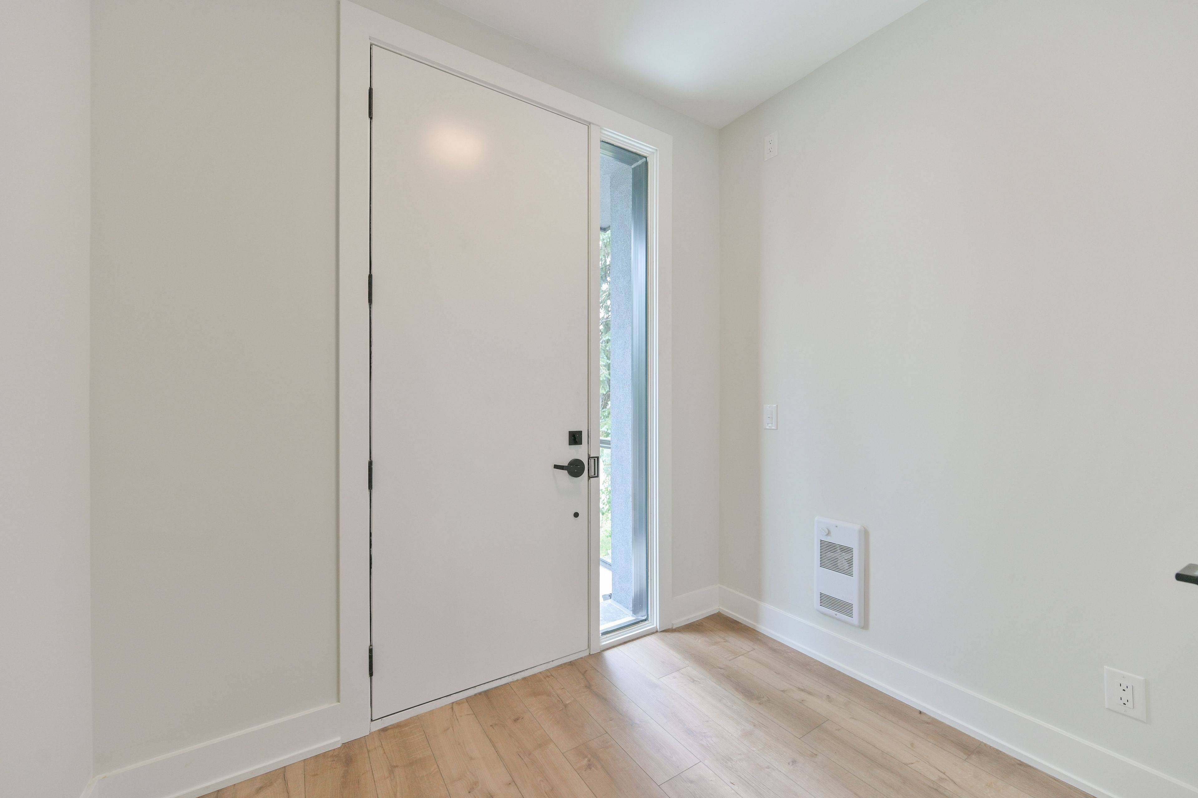 Toronto E02, ON M4E 2E9,2420 Gerrard ST E #3