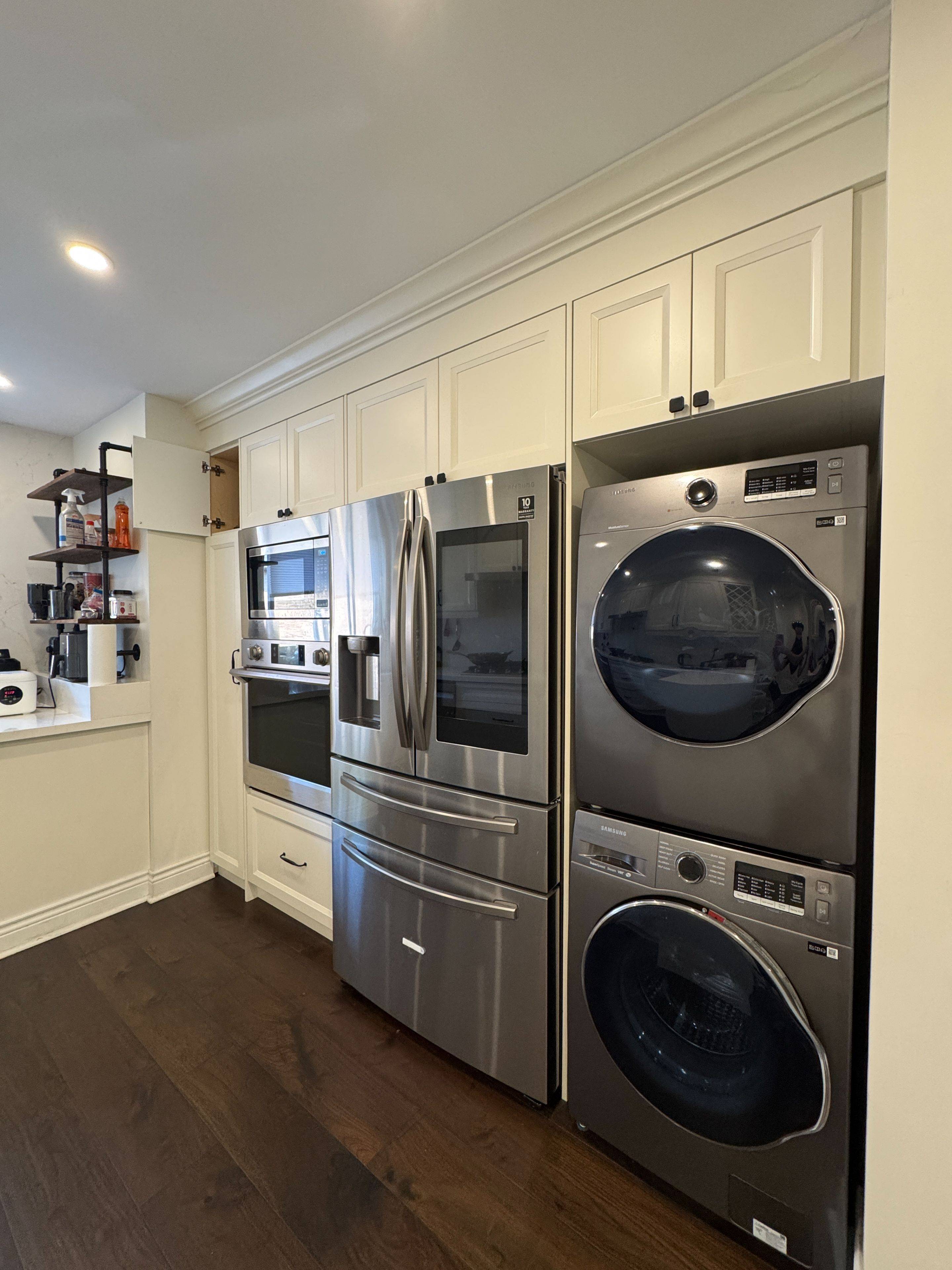 Richmond Hill, ON L4C 2Y8,302 Skopit RD #UPPER