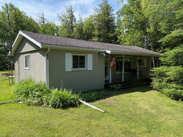 2198 Champlain RD, Tiny, ON L9M 0C4