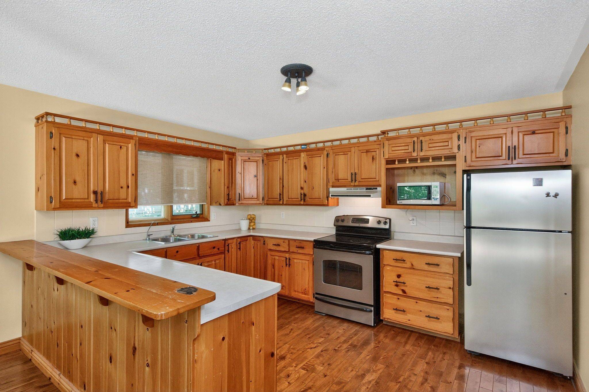 Oro-medonte, ON L4M 4Y8,25 Cathedral Pines RD
