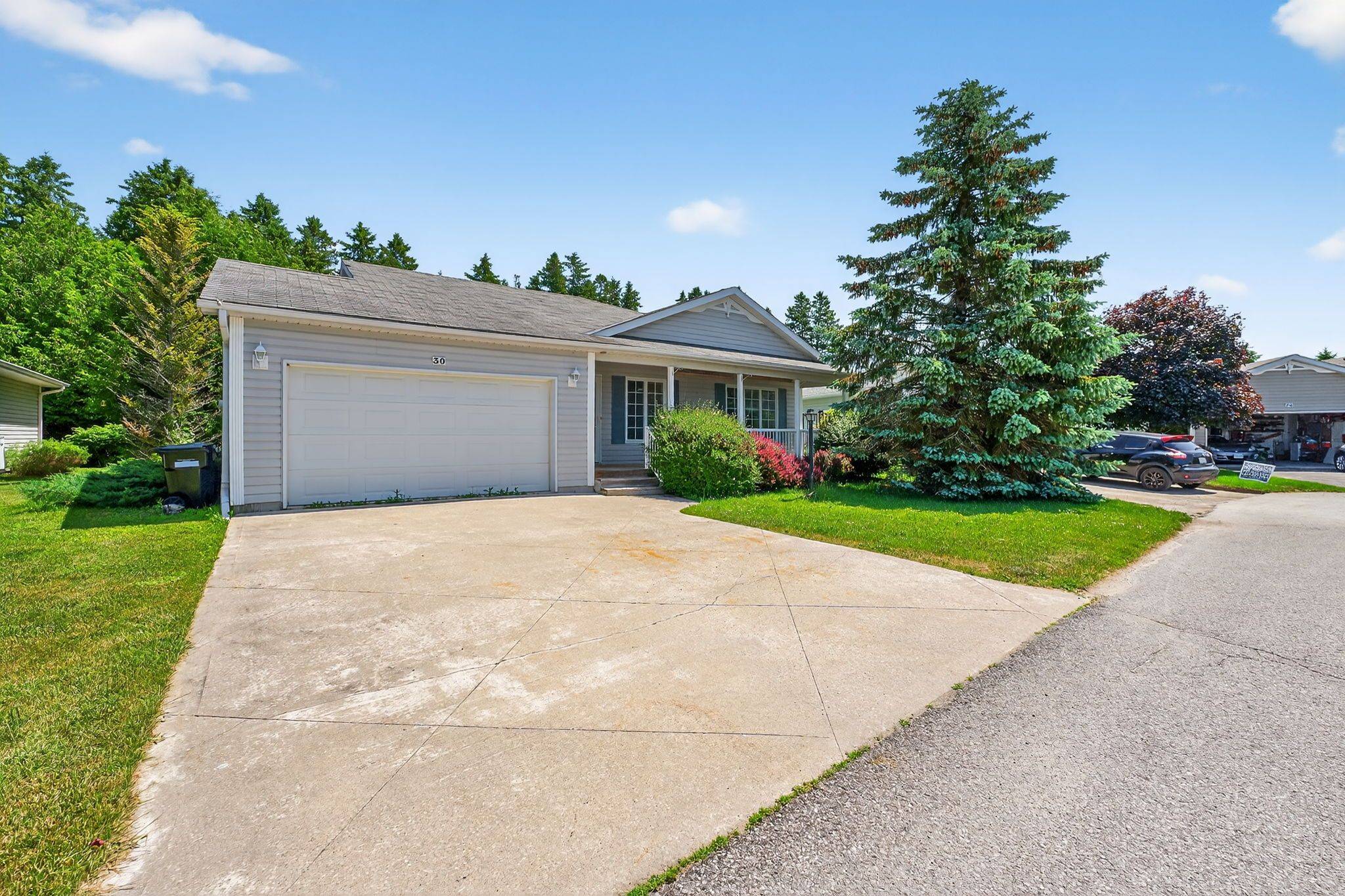 30 Illinois CRES, Wasaga Beach, ON L9Z 3A8