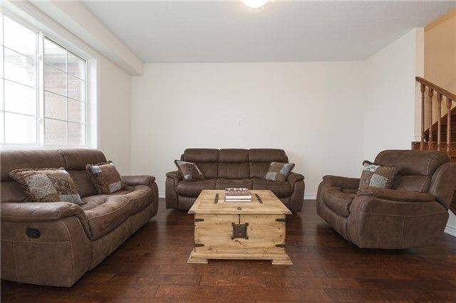 Milton, ON L9T 8L7,650 Murray Meadows PL