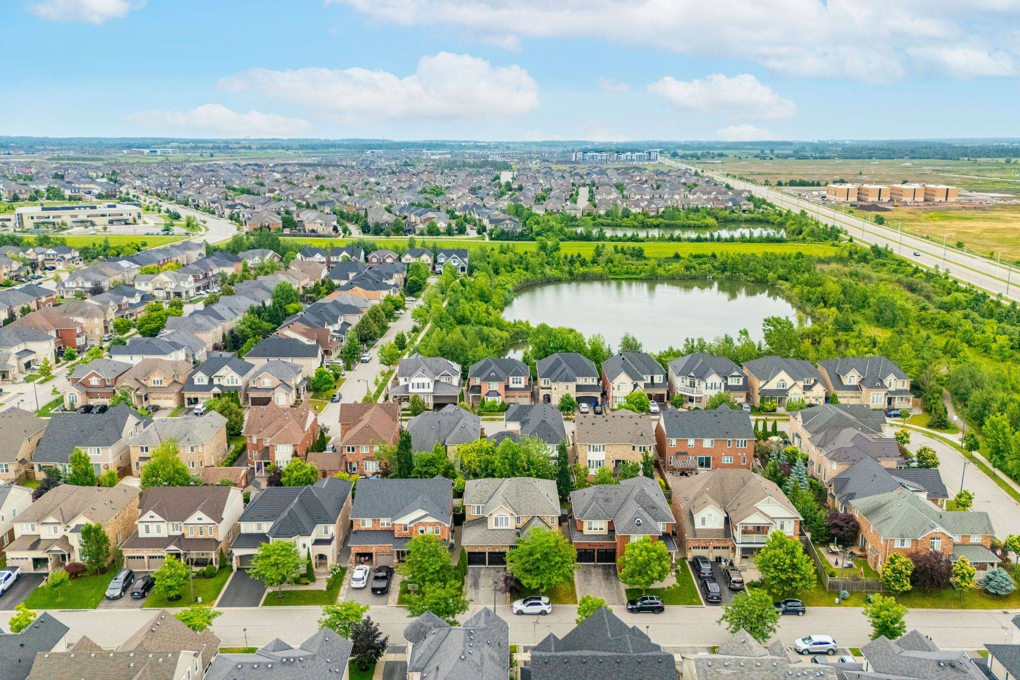 501 Cusick CIR, Milton, ON L9T 0M9
