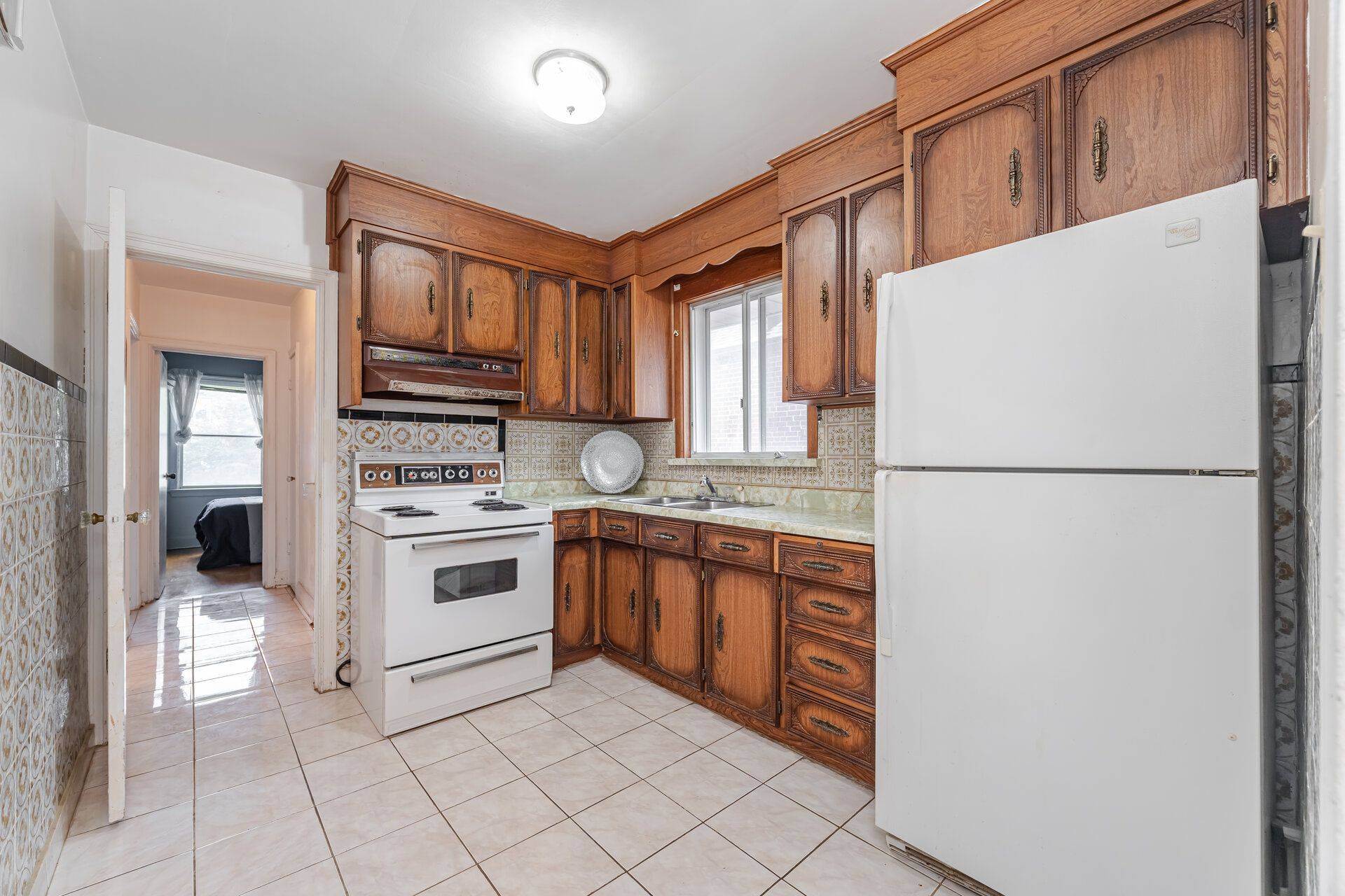 Toronto W06, ON M8Y 1E1,79 Manitoba ST