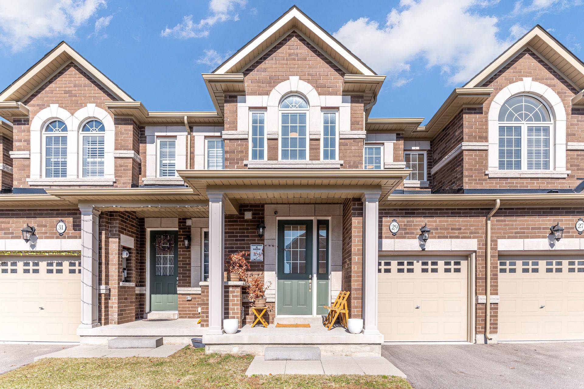 29 Benhurst CRES, Brampton, ON L7A 5A2