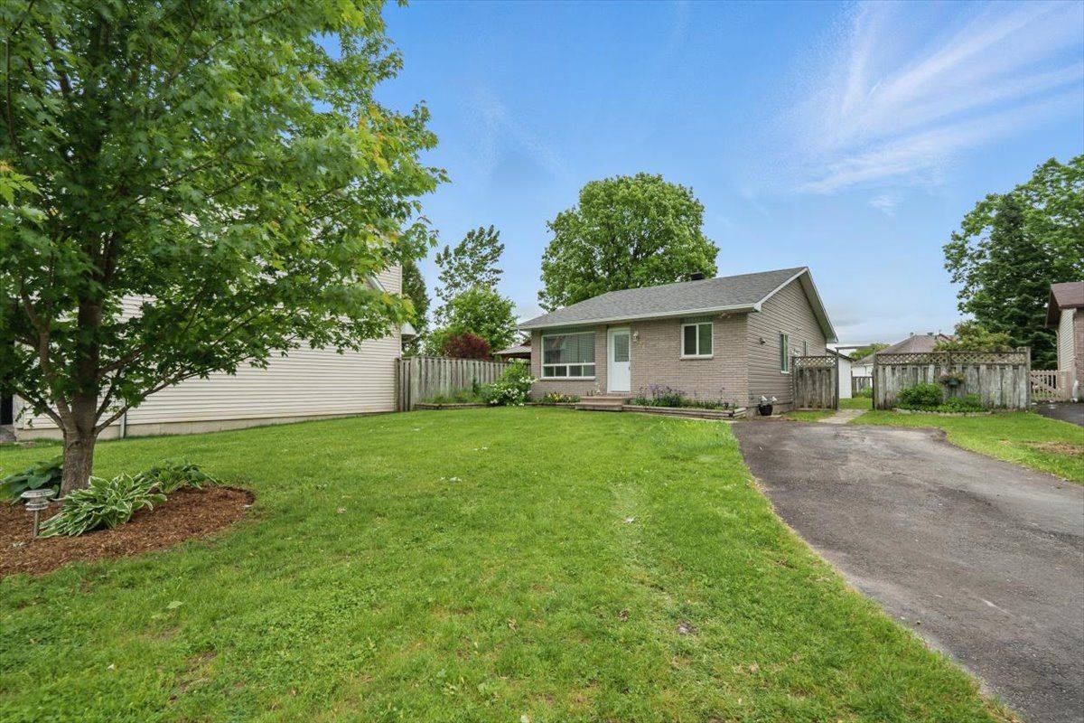 521 Robert ST, Clarence-rockland, ON K4K 1E9