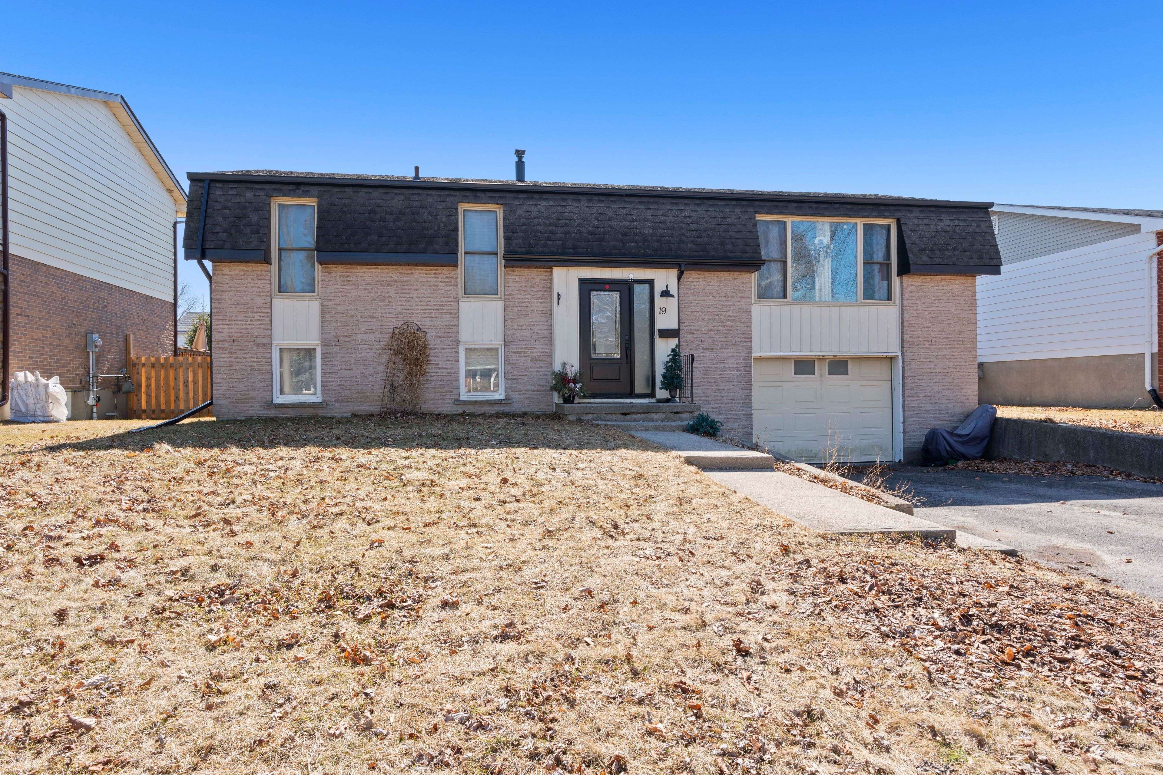 19 MORTENSEN DR, Loyalist, ON K7N 1W2