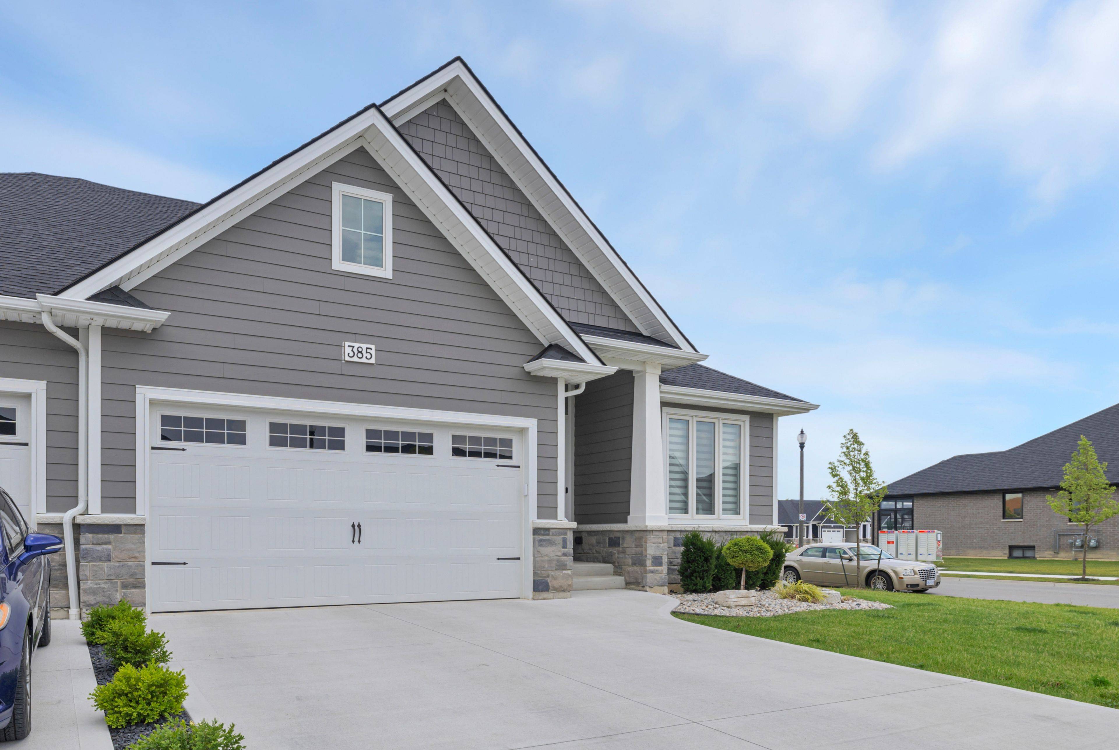 Lakeshore, ON N8L 0X5,385 Matese ST