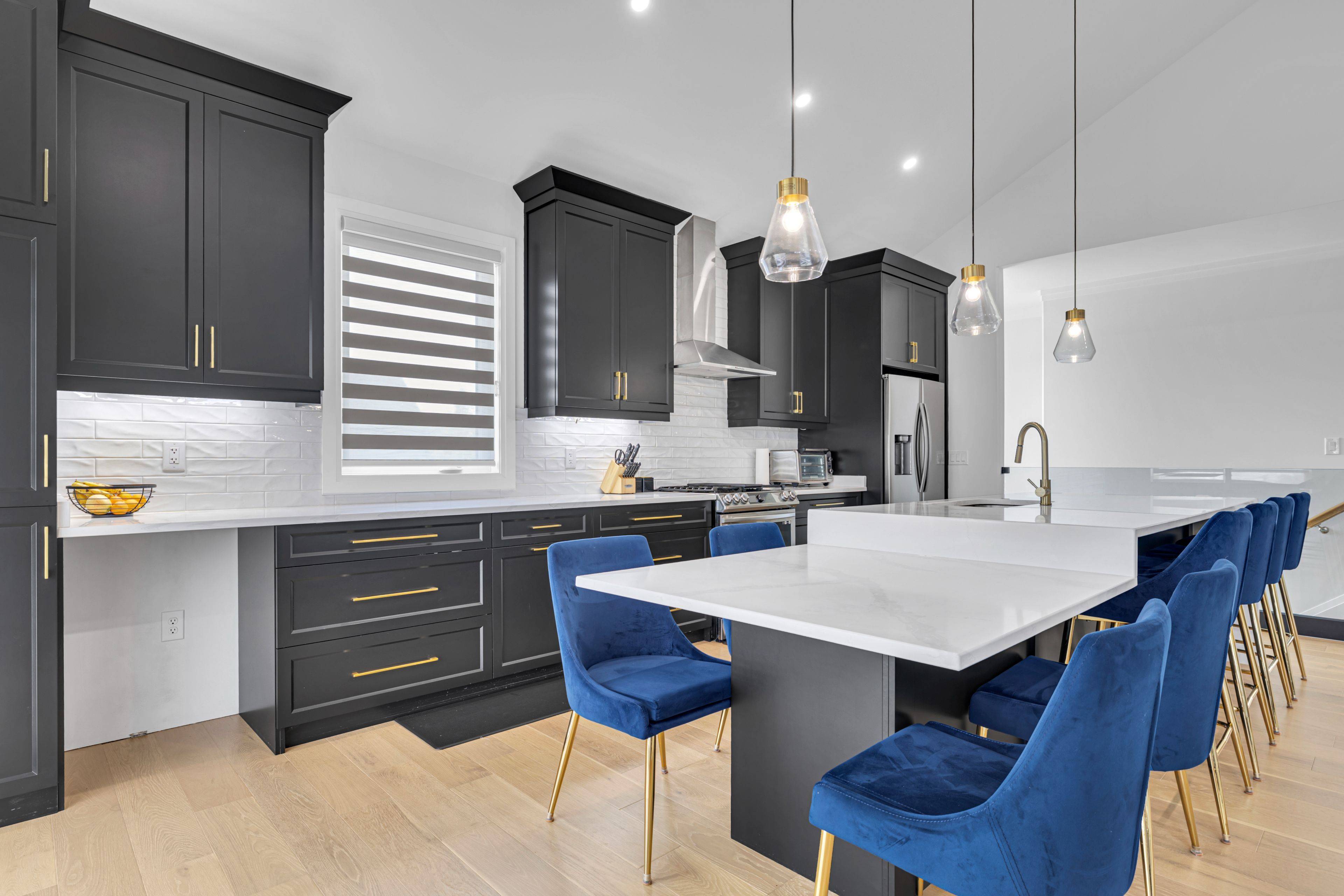 Lakeshore, ON N8L 0X5,385 Matese ST