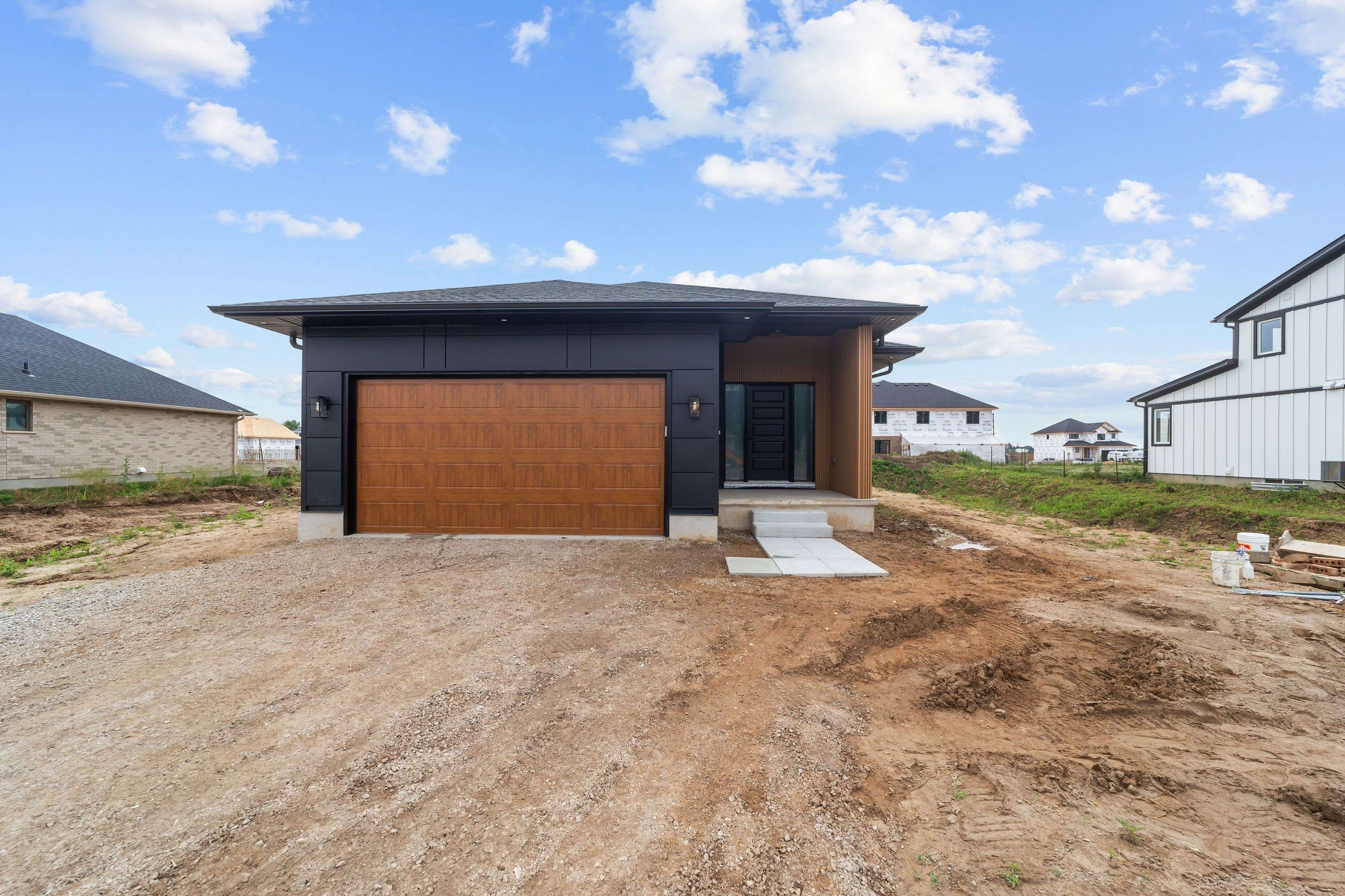 St. Thomas, ON N5R 0P1,173 Renaissance DR NW