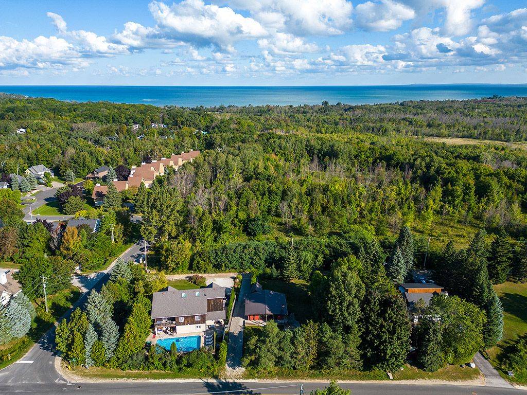 Blue Mountains, ON L9Y 3Z2,104 Ridgeview DR