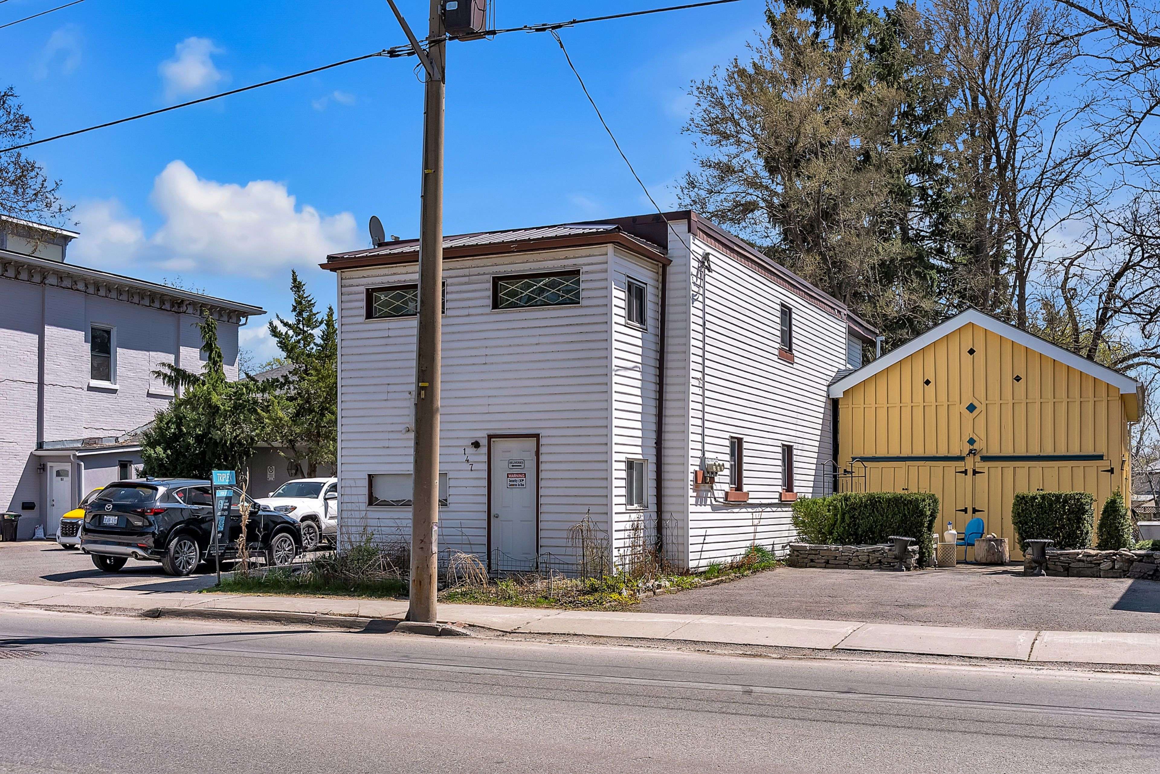 Belleville, ON K8N 2B3,147 Victoria AVE