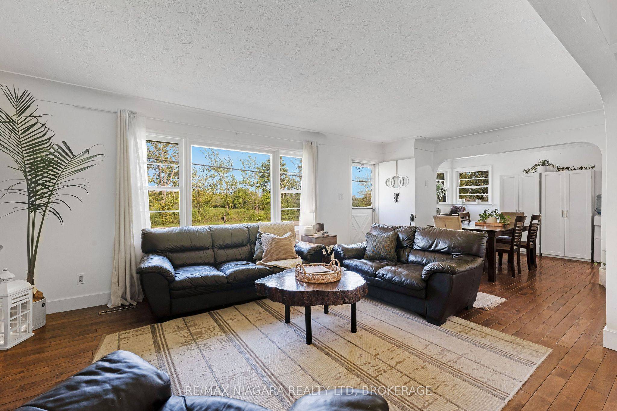 Port Colborne, ON L3K 5V3,958 SILVER BAY RD