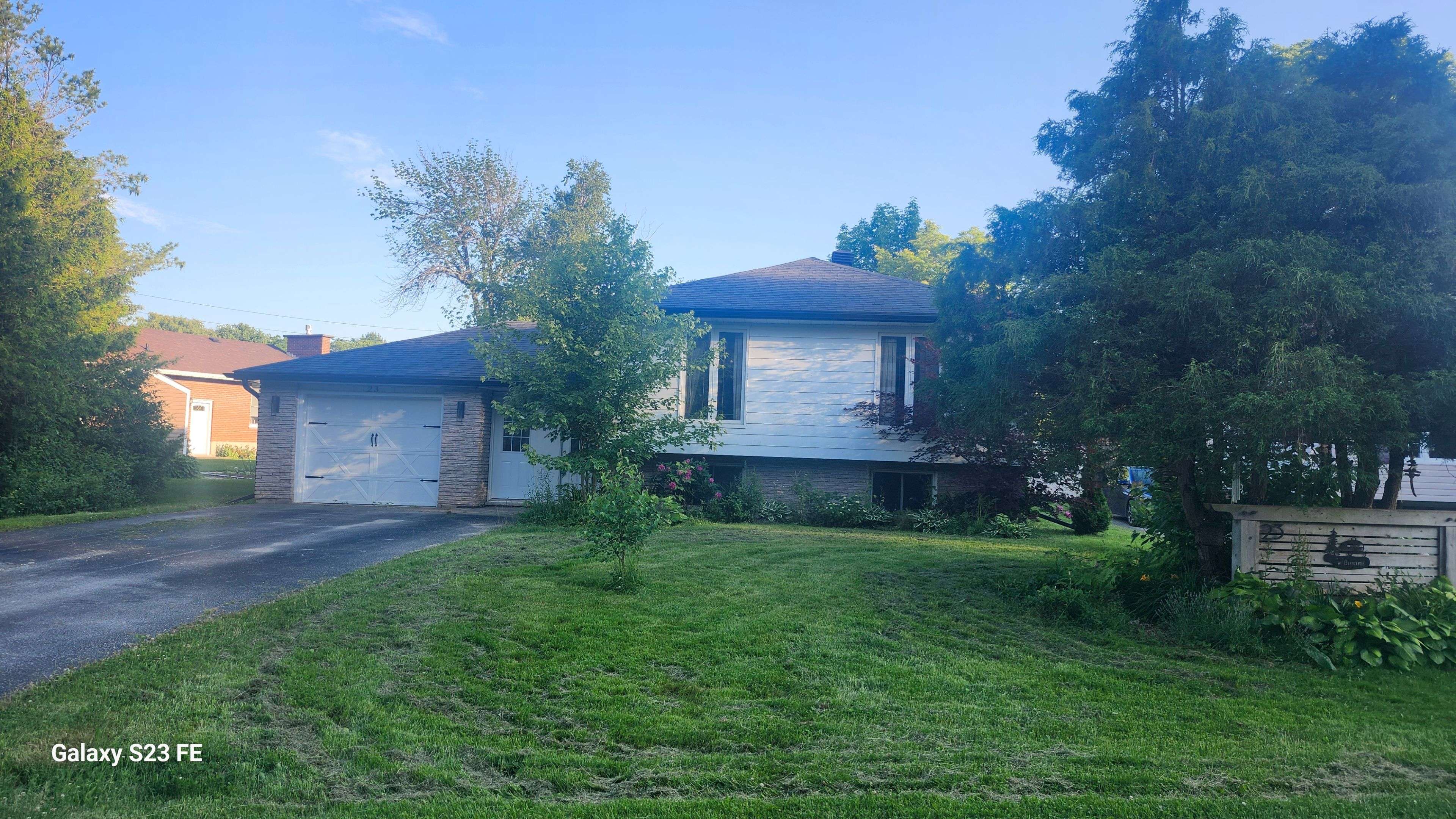 Meaford, ON N4L 1E5,23 Parkview AVE
