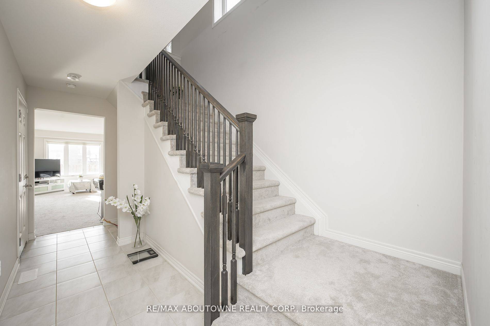 Welland, ON L3C 0G8,93 Heron ST
