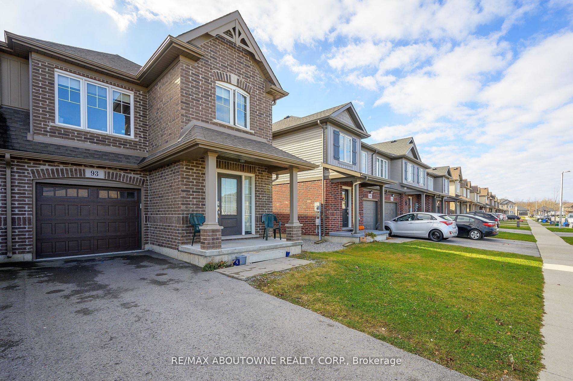 Welland, ON L3C 0G8,93 Heron ST