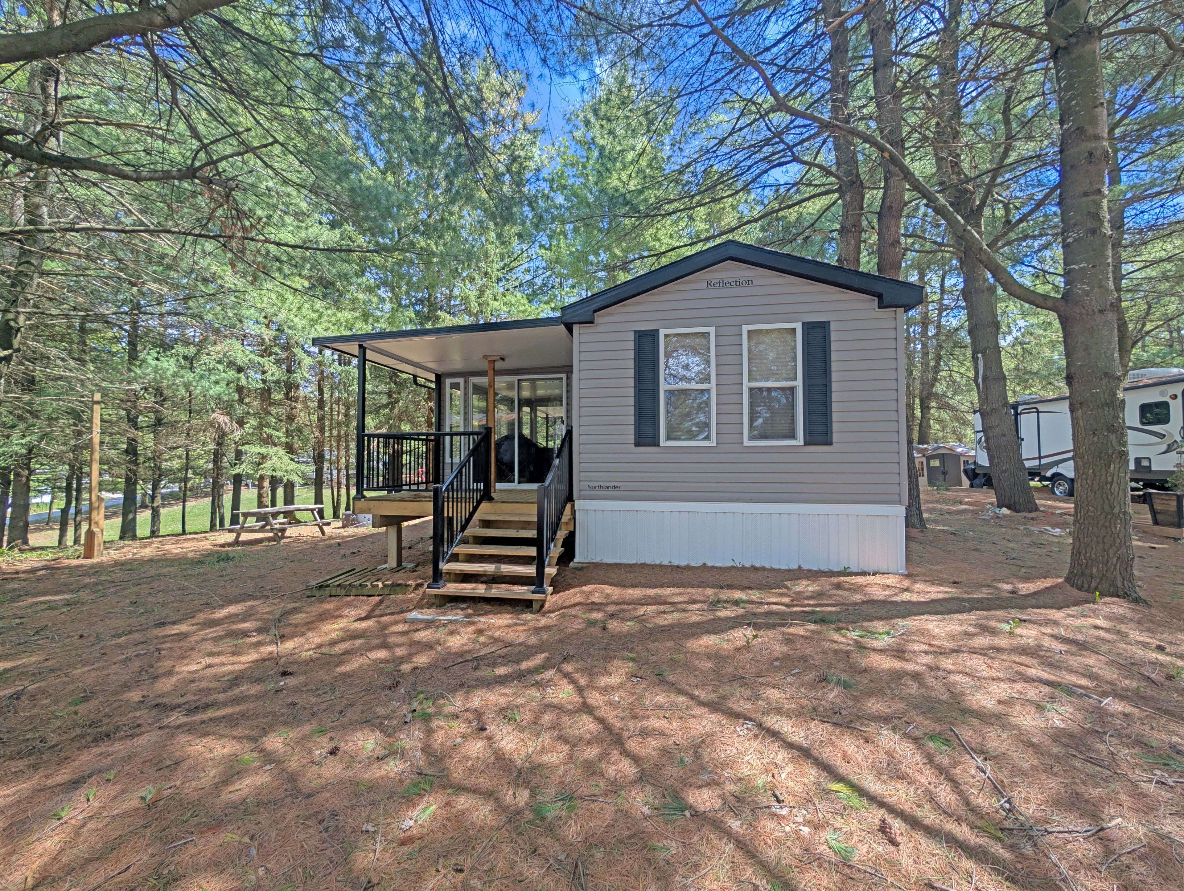 Huron-kinloss, ON N0G 2B0,13 Southline AVE #P27