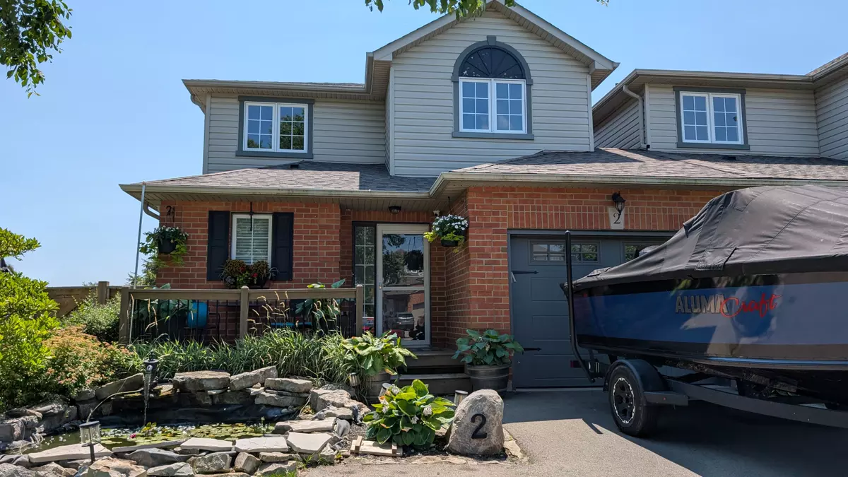 Hamilton, ON L9H 7N2,2 Bronte CT