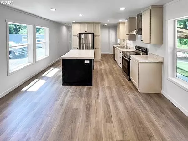 Castle Rock, WA 98611,205 CAMELOT DR