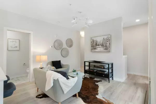 Calgary, AB T3B 6H4,3130 Thirsk ST NW #116