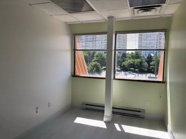 Markham, ON L3T 1R1,12 Morgan AVE #300