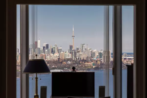 Toronto W06, ON M8V 3W9,1 Palace Pier CT #4201