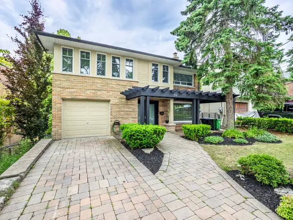 Toronto W01, ON M6S 2X2,252 Ellis AVE