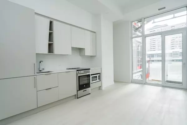 3900 Confederation Pkwy #527, Mississauga, ON L5B 0M3