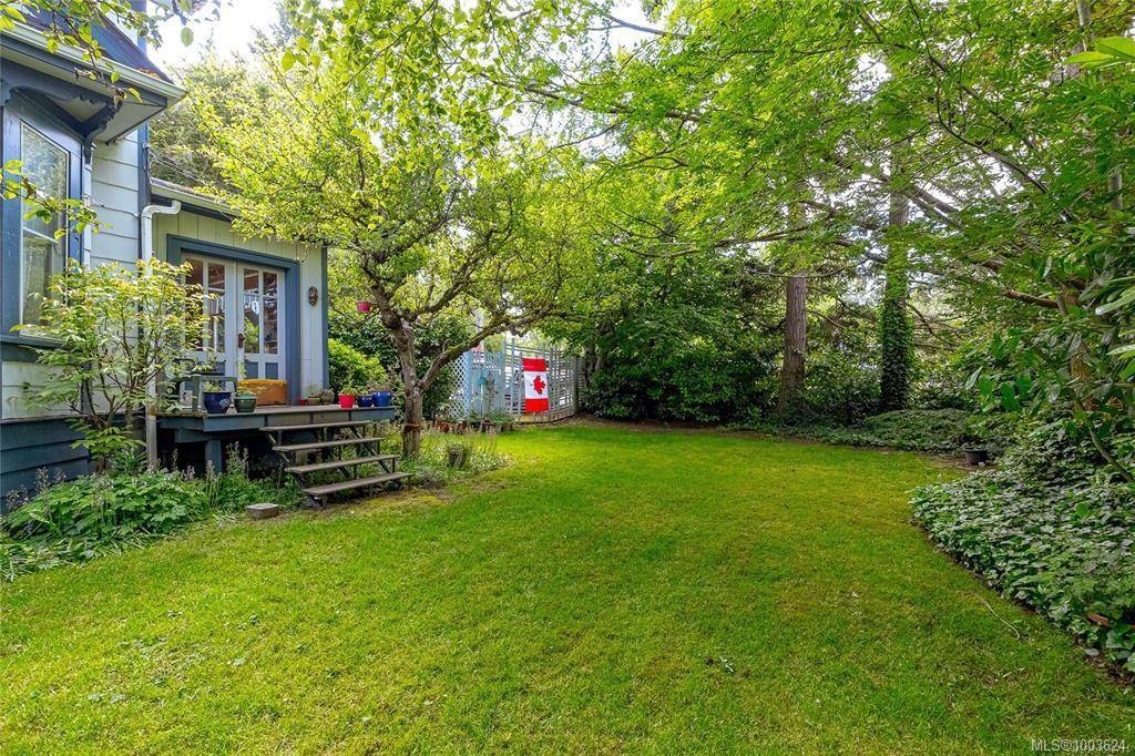 Saanich, BC V8P 2Y9,1794 Midgard Ave