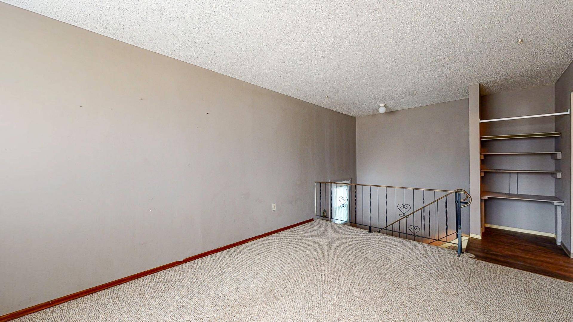 Medicine Hat, AB T1A 3R2,1741 14 AVE SE