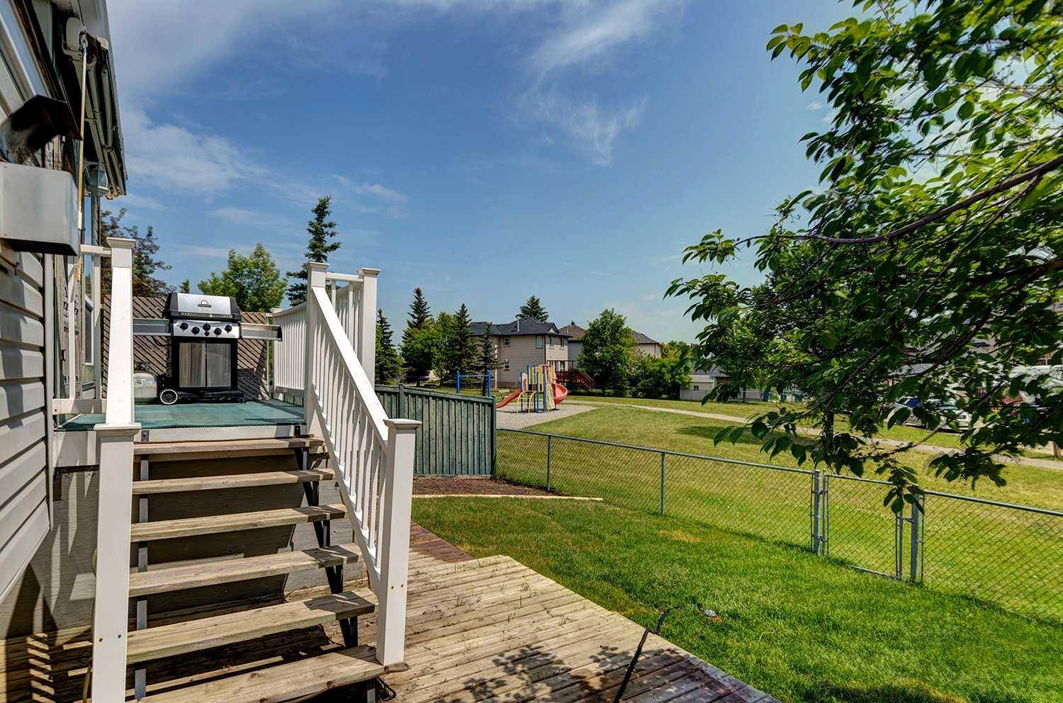 Calgary, AB T2Y 3V3,38 Somerside PL Southwest
