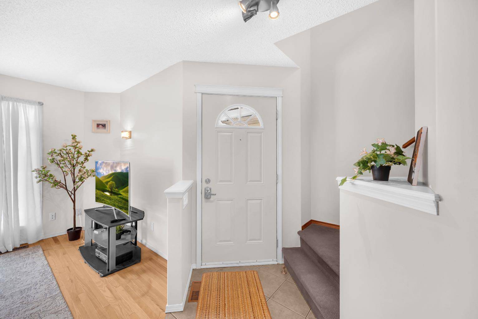 Calgary, AB T2X 0G4,147 Silverado Plains Close Southwest