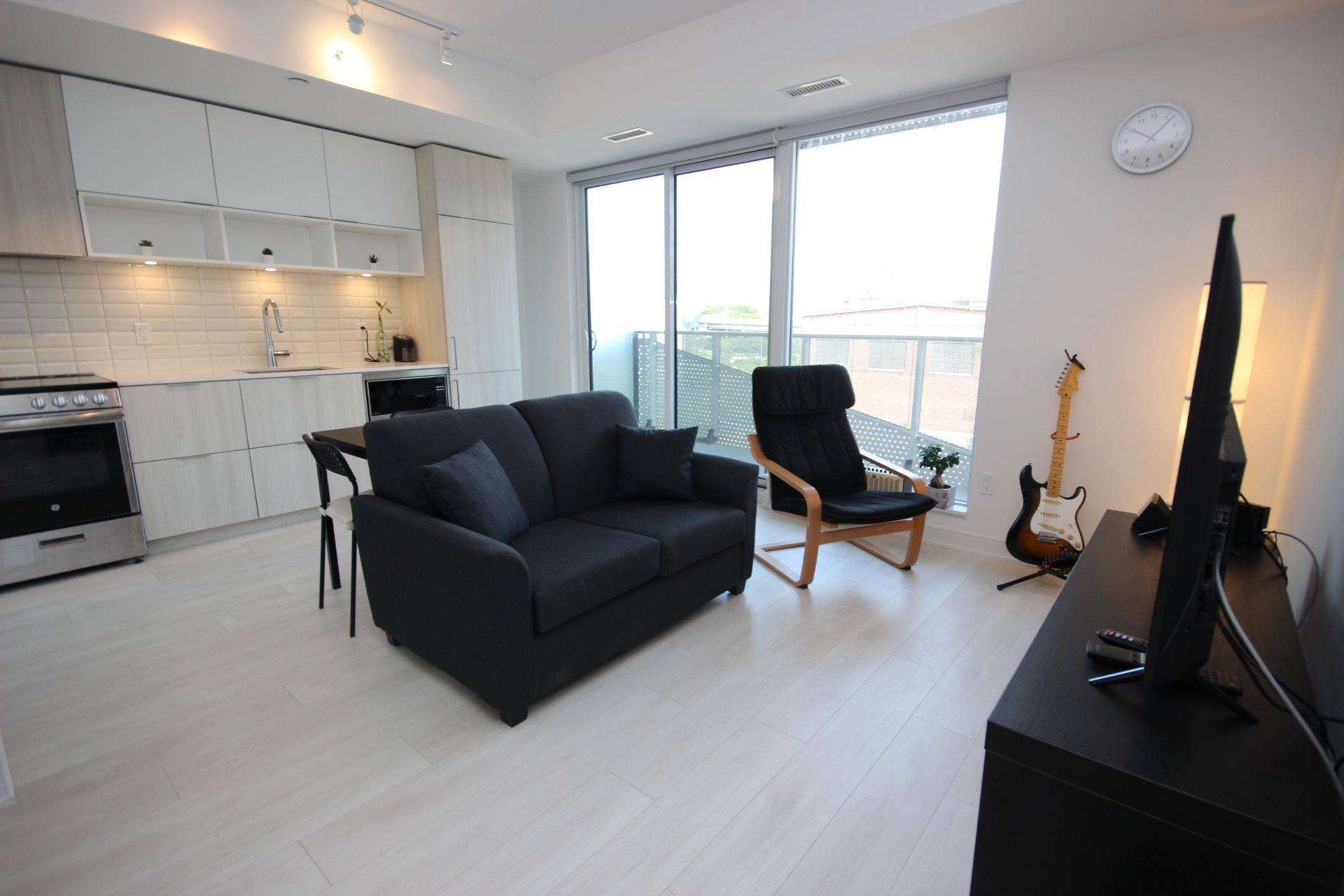60 Tannery RD #417, Toronto C08, ON M5A 0S8