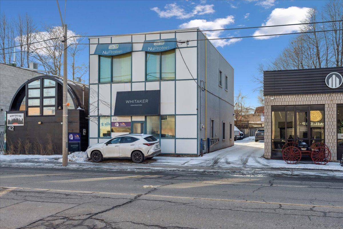 Toronto C11, ON M4G 3T2,44 Laird DR #1